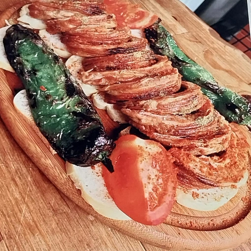 Konya Selçuklu Gece Köftecisi Lezzet Tutkunlarına Hitap Ediyor